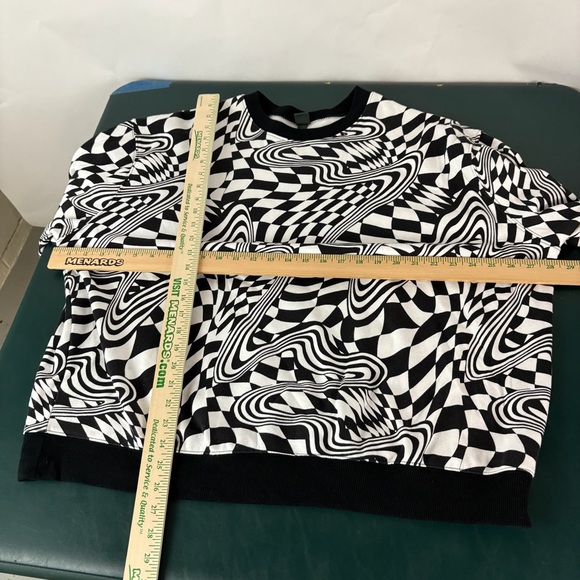 Wild Fable Women's XXL Black White Geometric Print Sweatshirt Abstract (913) - Picture 8 of 9